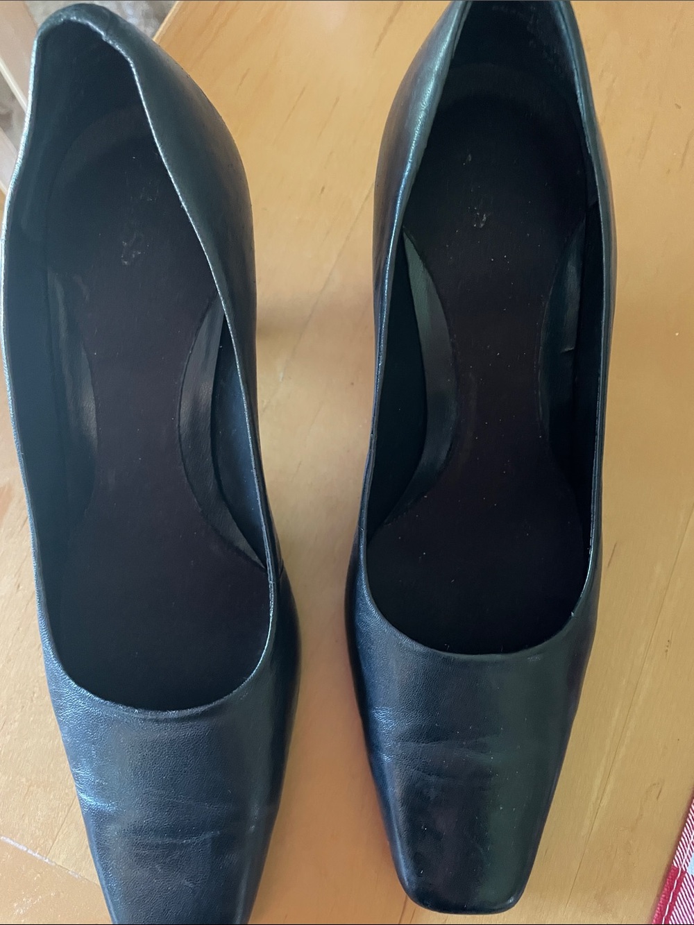 Bass Black Square-Toe Women's Pumps